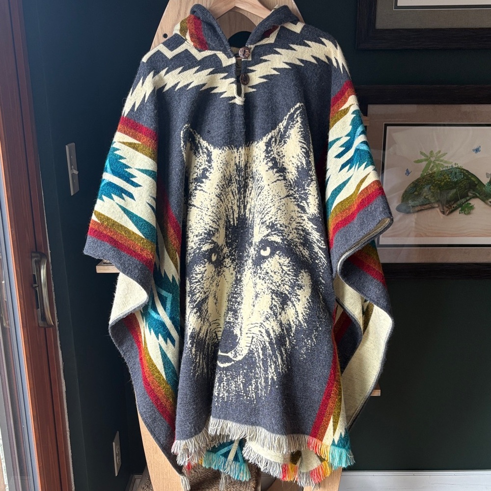 Men’s Wool Blend Cozy Hooded Wolf Poncho